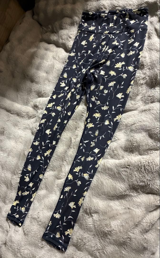 極美　emmi×aya エミヨガ×アヤ　コラボ　ヨガウェア　スミグレー　サイズ０