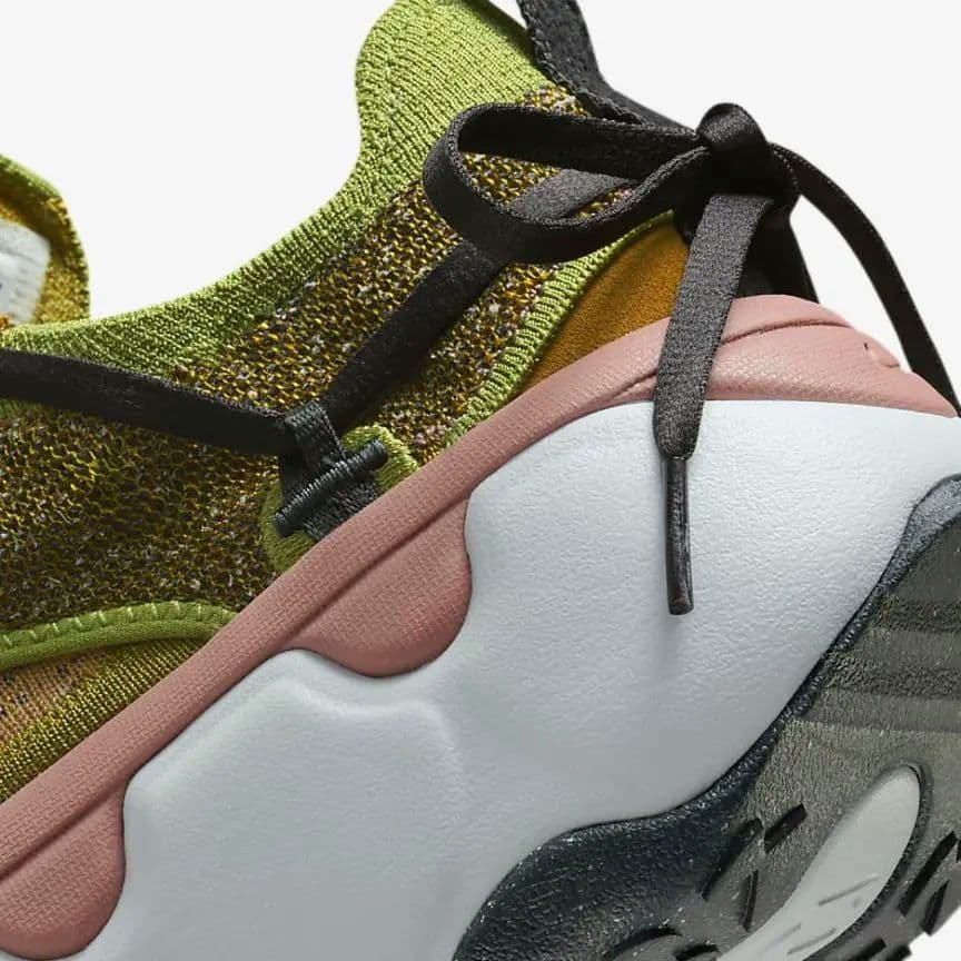 ☆新品・未使用☆ナイキ フライニット ブルーム ウィメンズ スニーカー