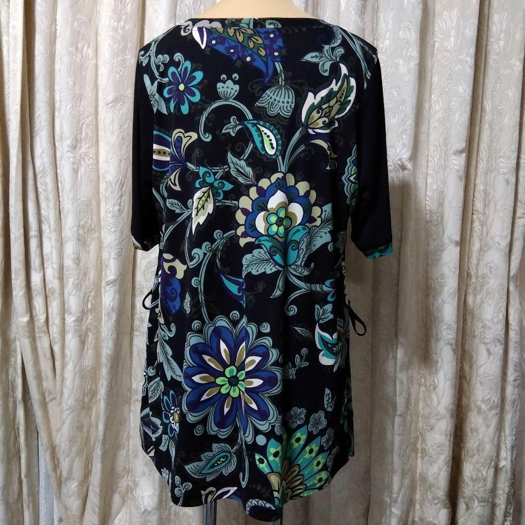 トクコの花柄チュニック