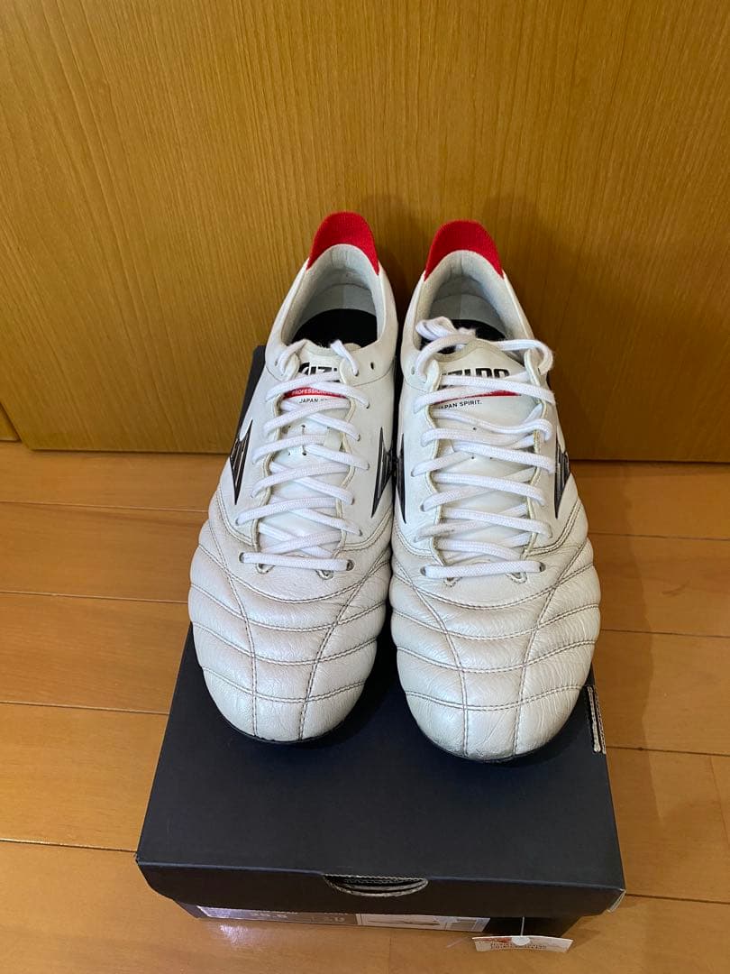 Mizuno サッカーシューズ ホワイト/レッド モレリアネオ4