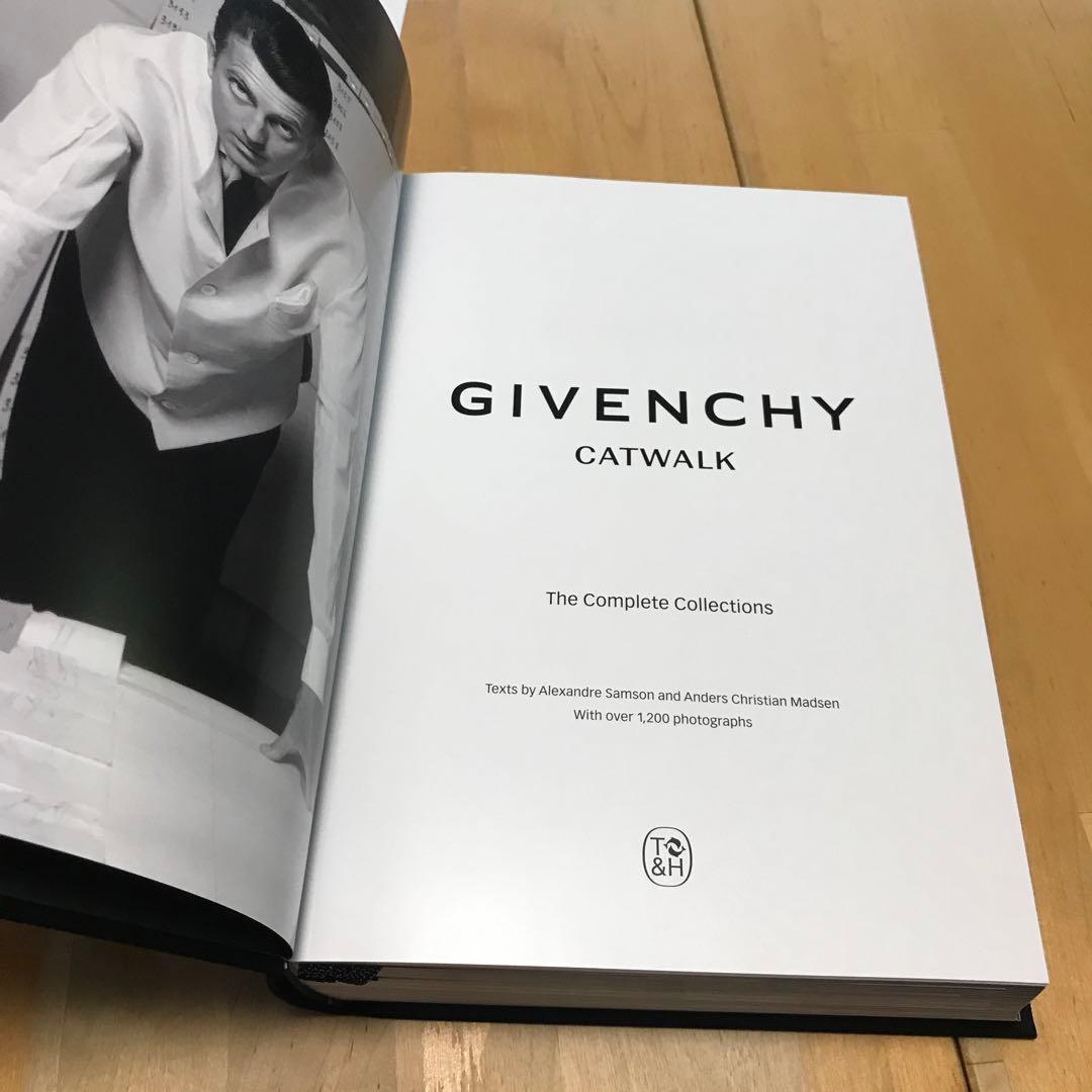 洋書　GIVENCHY CATWALK ジバンシィ