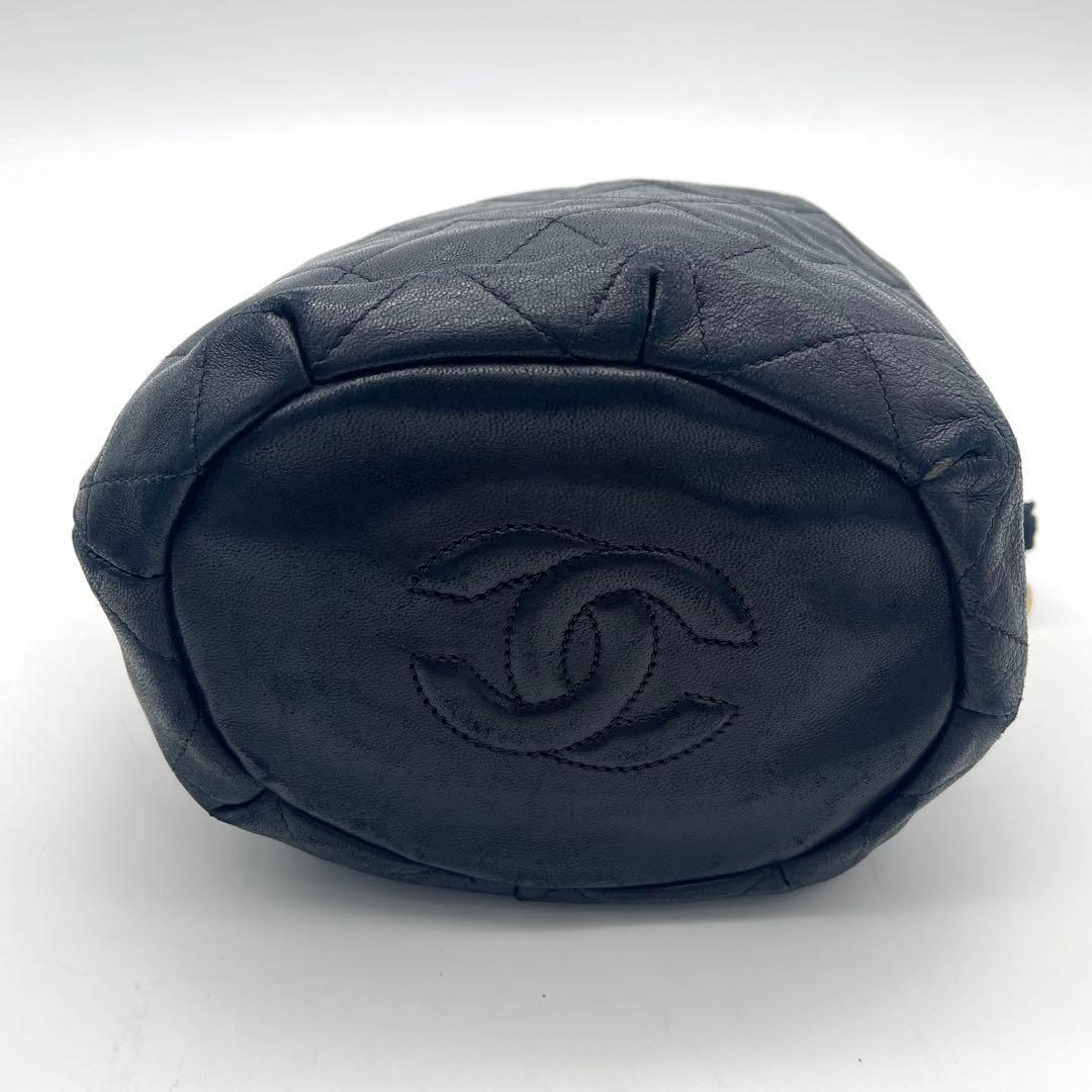 美品　シャネル　マトラッセ　ラムスキン　チェーンショルダー　巾着　ブラック