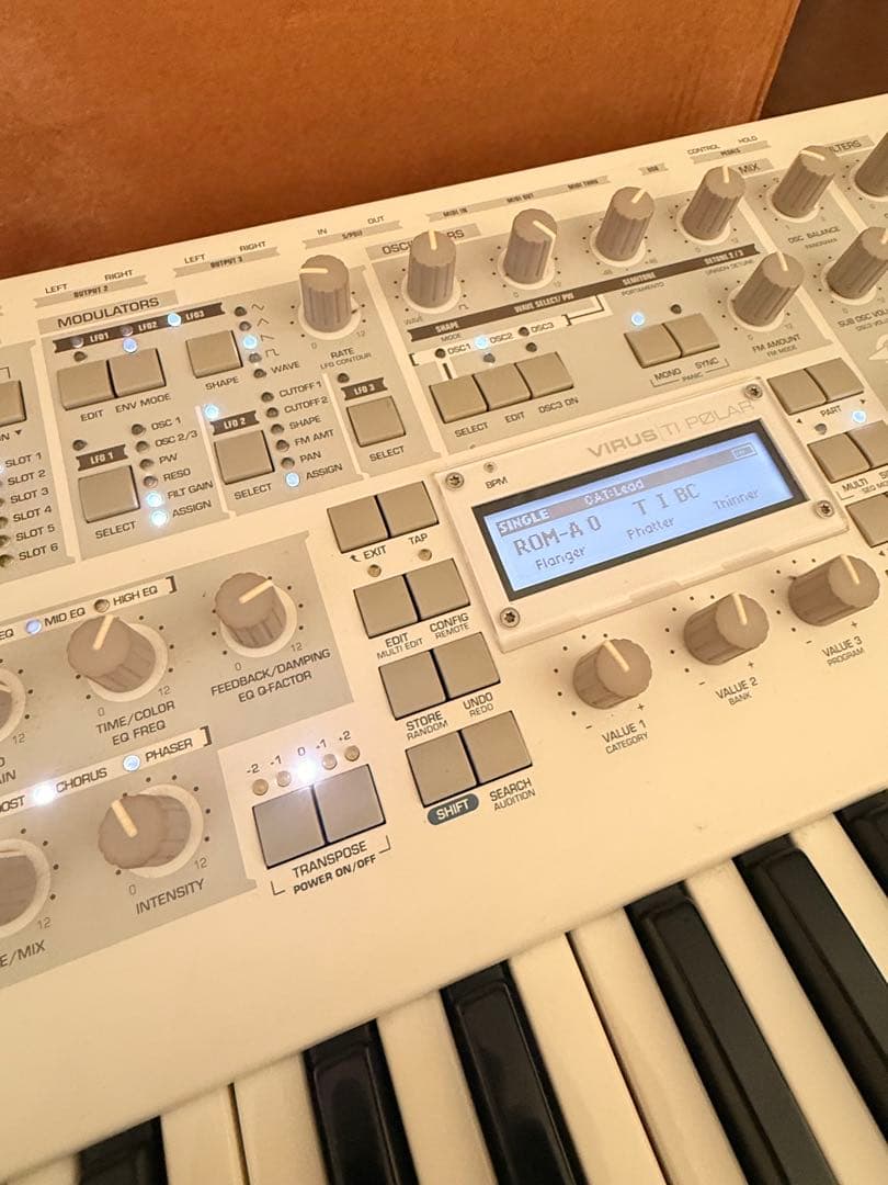 access Virus TI Polar　元箱あり　美品