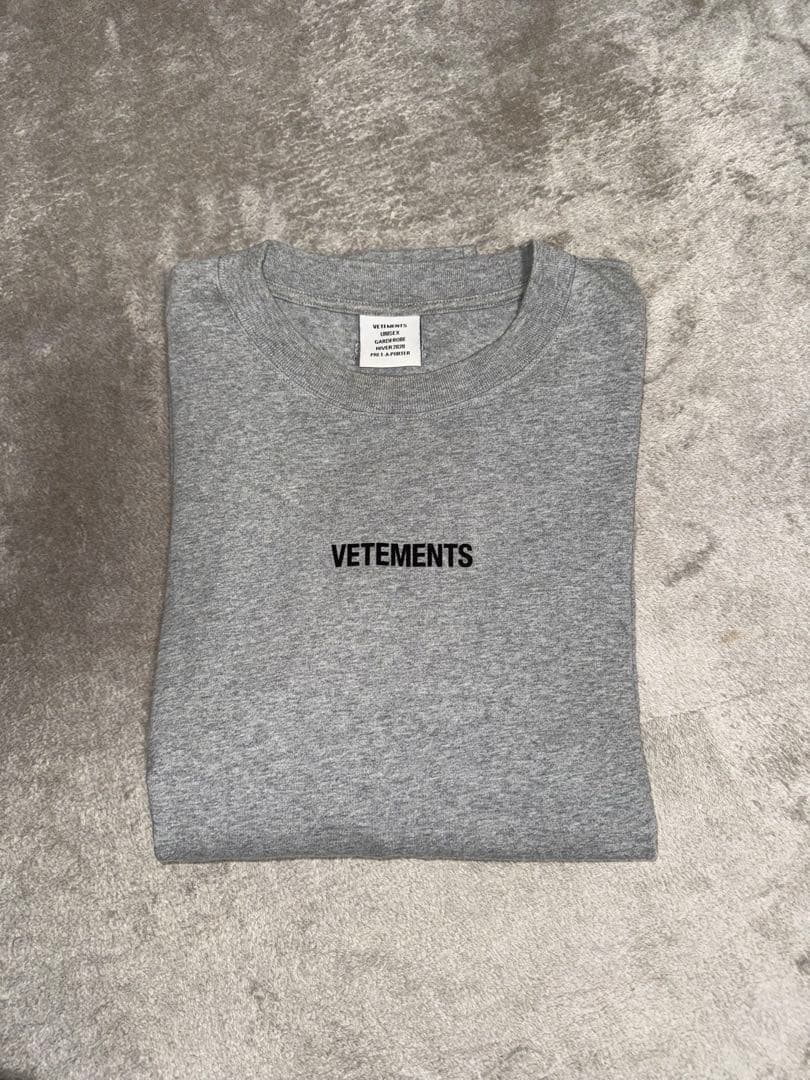 【VETEMENTS】長袖Tシャツ　XL