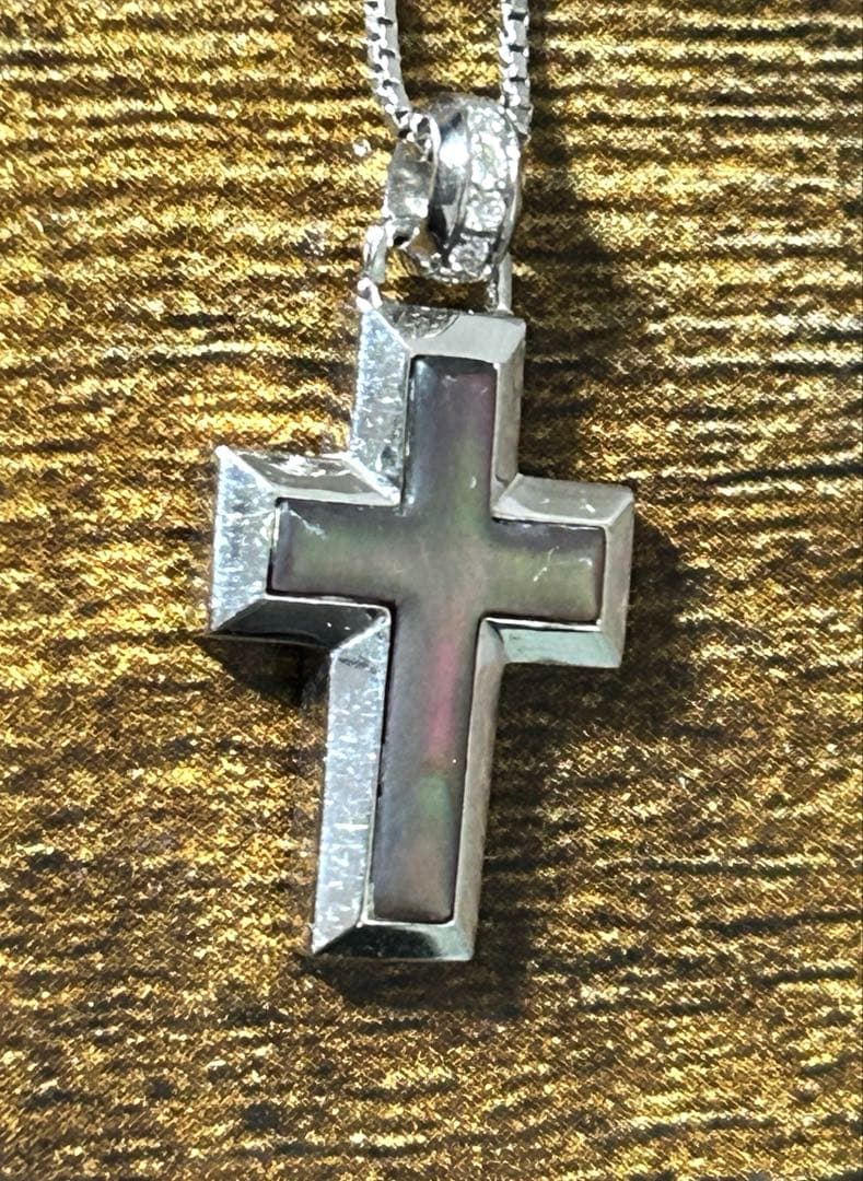 ヴァンドーム青山　K18WG ブラックシェル　ダイヤ　クロス　ネックレス