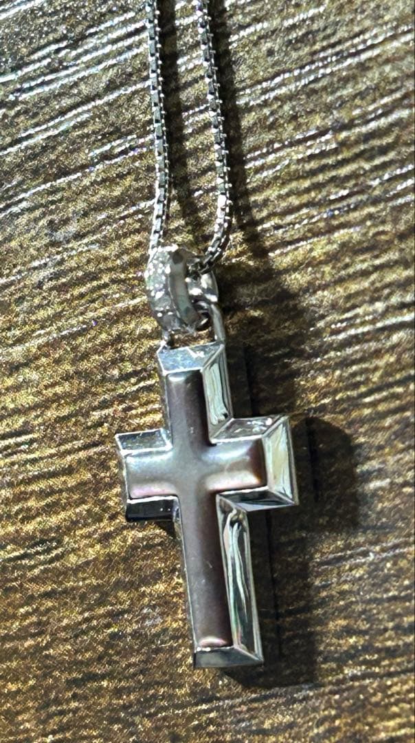 ヴァンドーム青山　K18WG ブラックシェル　ダイヤ　クロス　ネックレス