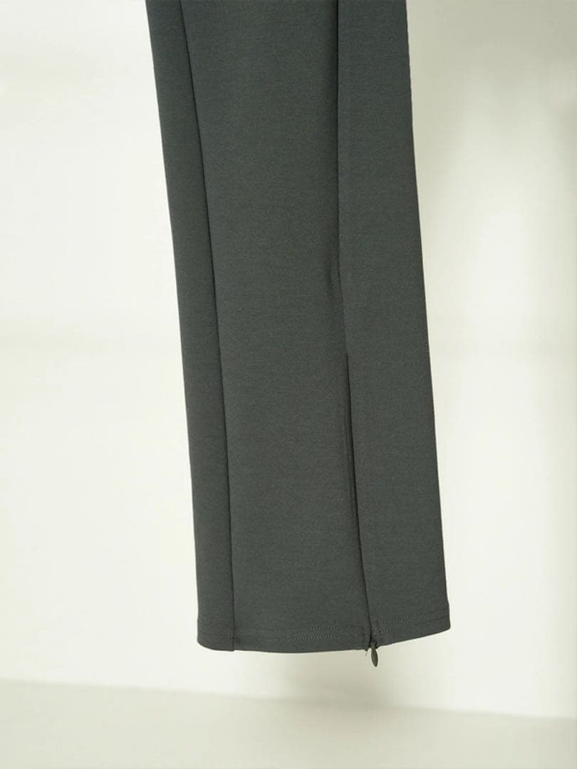 新品‼️YENN レギンスパンツ　スリット入り