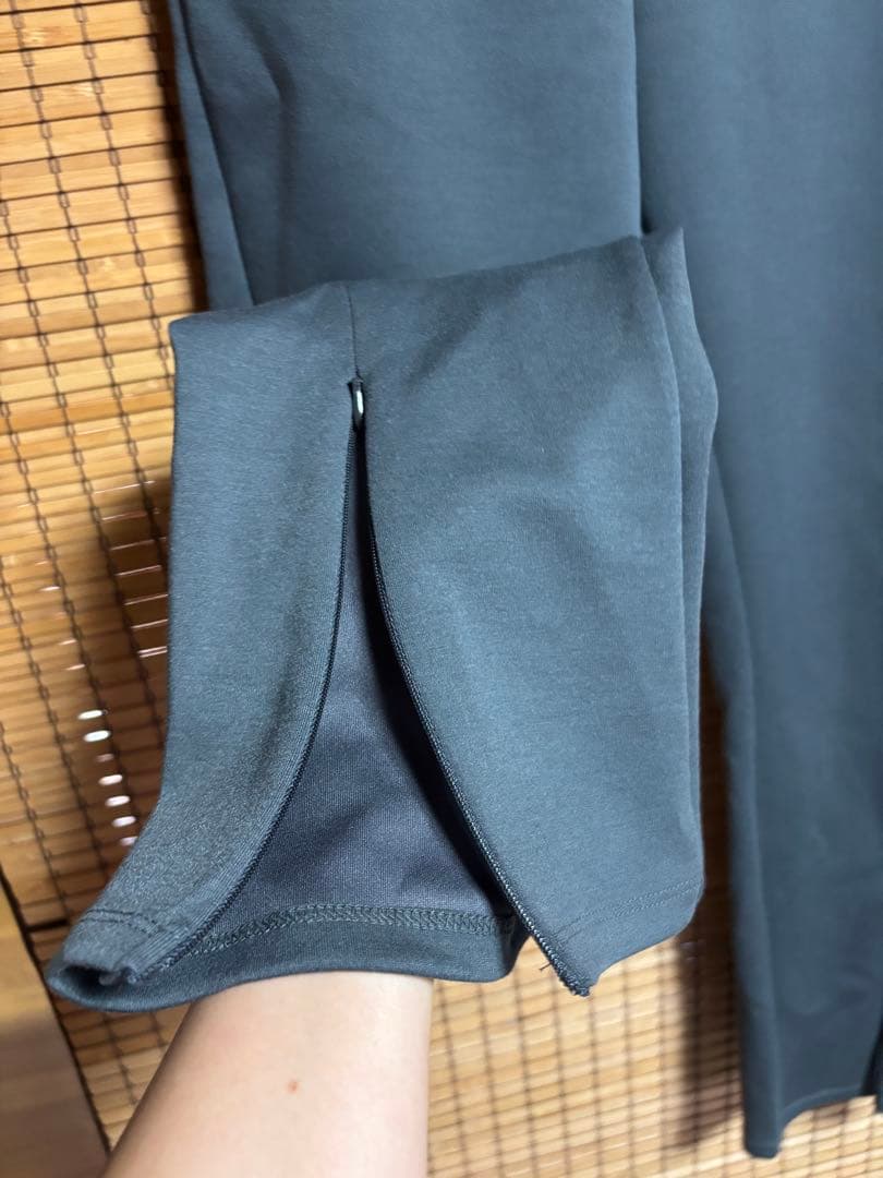 新品‼️YENN レギンスパンツ　スリット入り