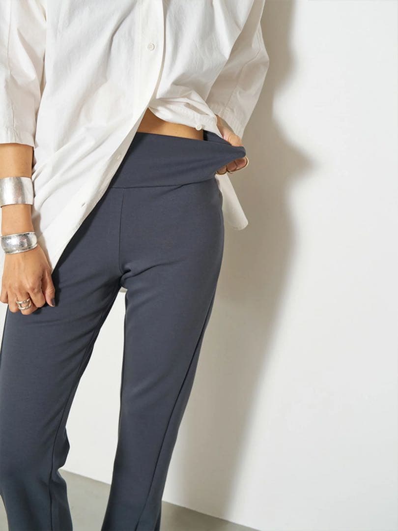 新品‼️YENN レギンスパンツ　スリット入り