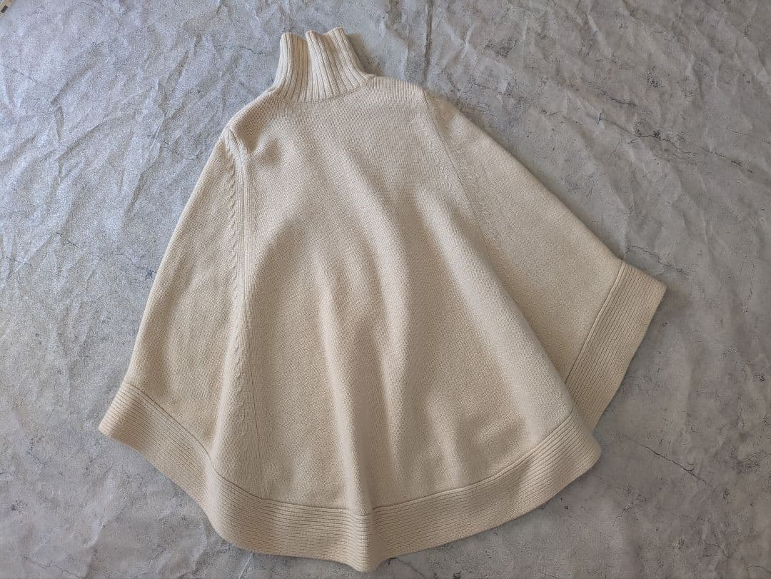 t*a様 HYKE ニットポンチョ