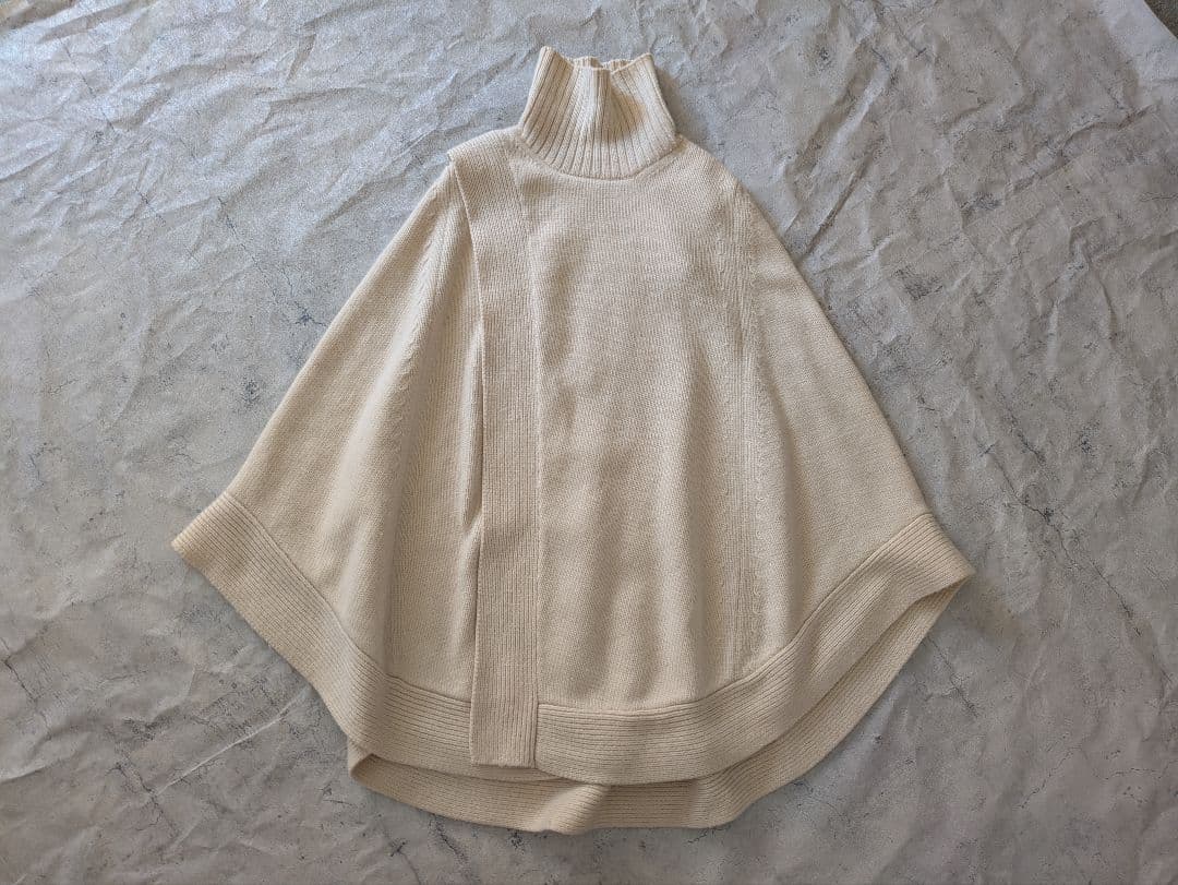 t*a様 HYKE ニットポンチョ