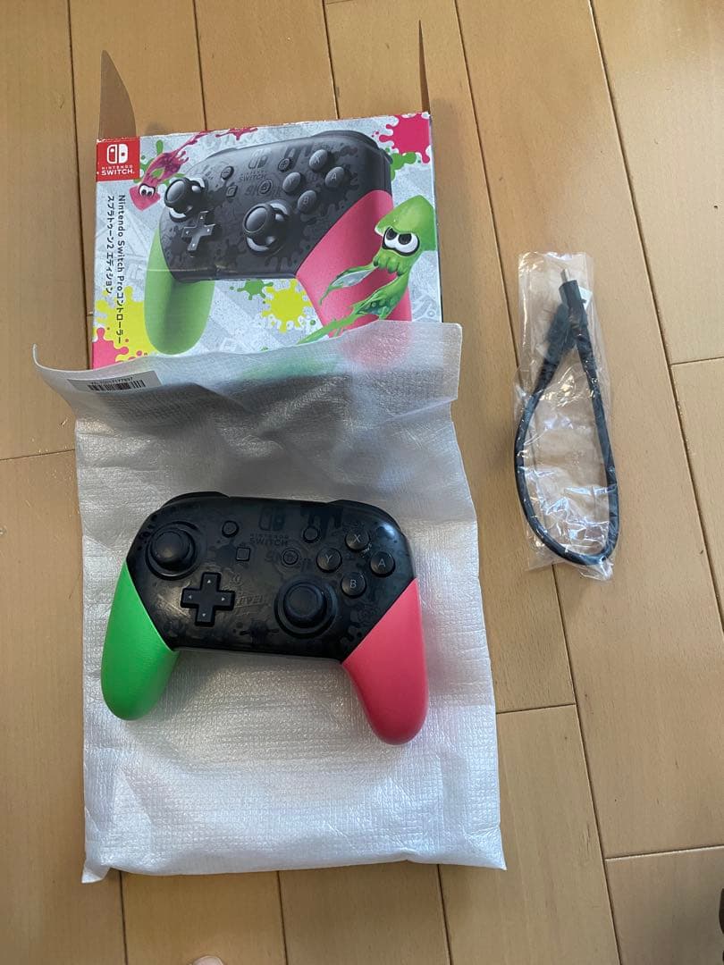 Nintendo Switch 本体　コントローラー　ケース付