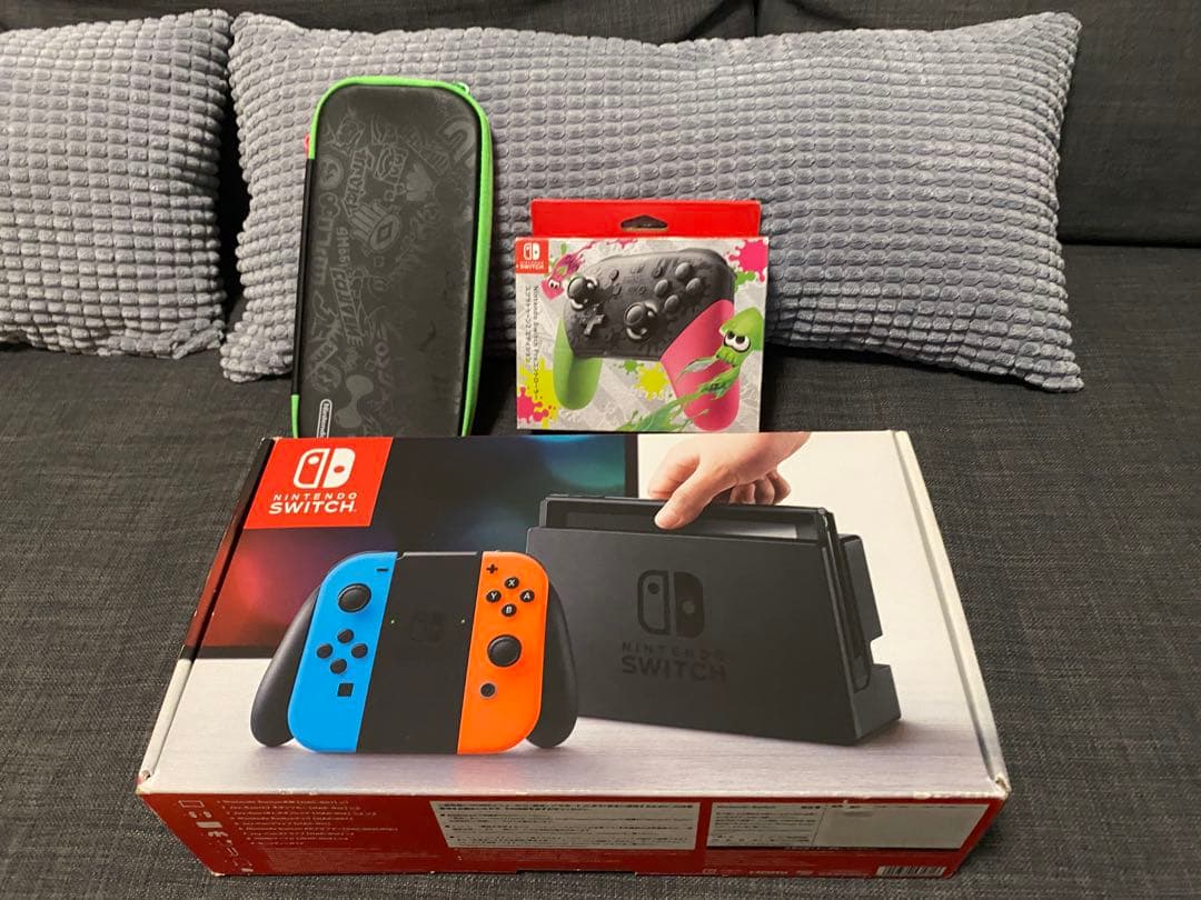 Nintendo Switch 本体　コントローラー　ケース付