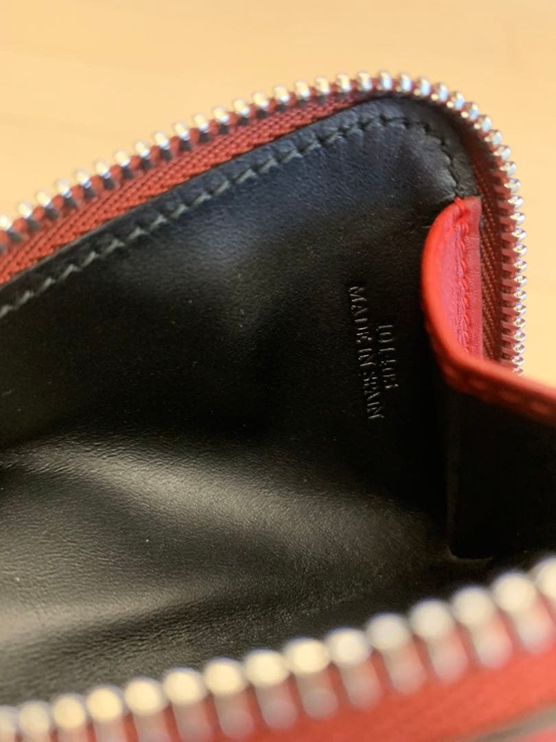 ロエベ　レザーケース 赤 エンボスロゴ