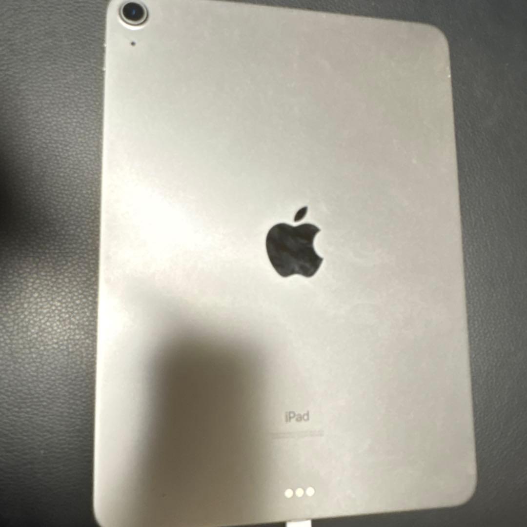 Apple iPad シルバー 本体　AIR4 air4