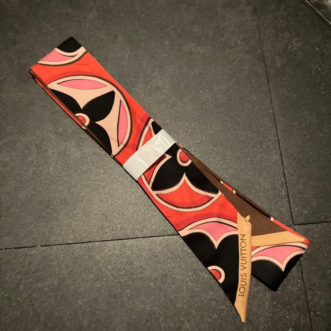 【SALE】Louis Vuitton シルクスカーフ 抽象柄