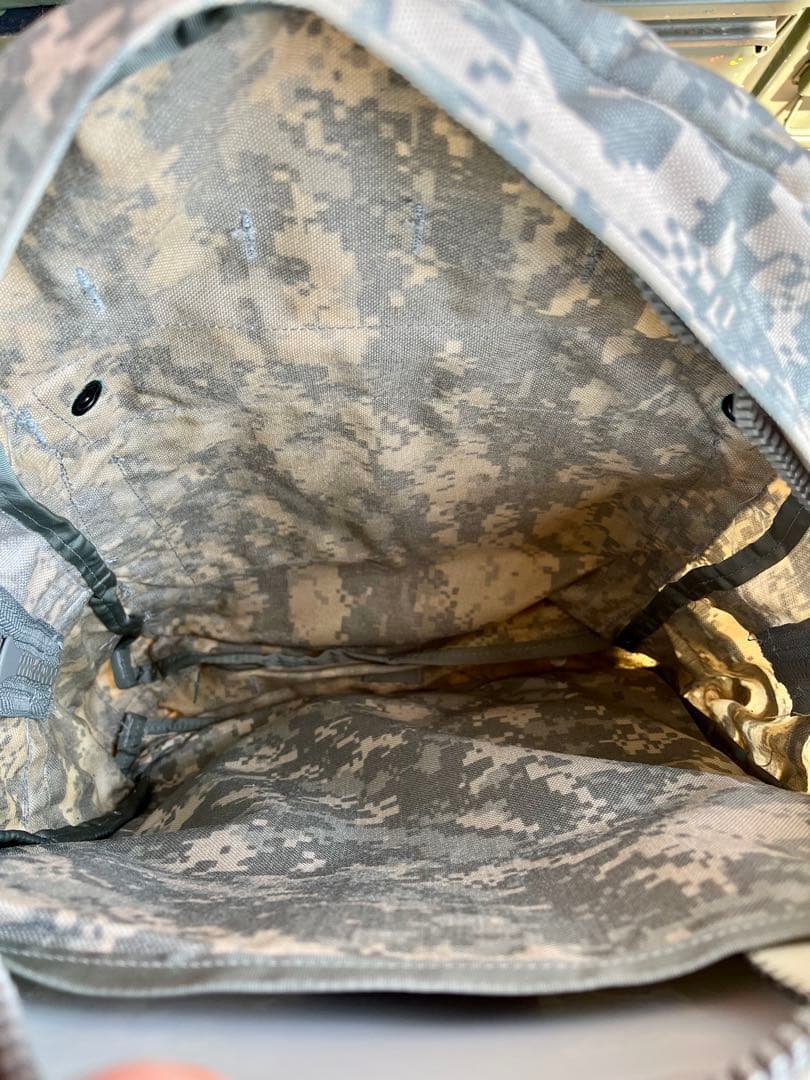 米軍放出品 未使用品 レア品MOLLE2アサルトパック リュック バックパック②