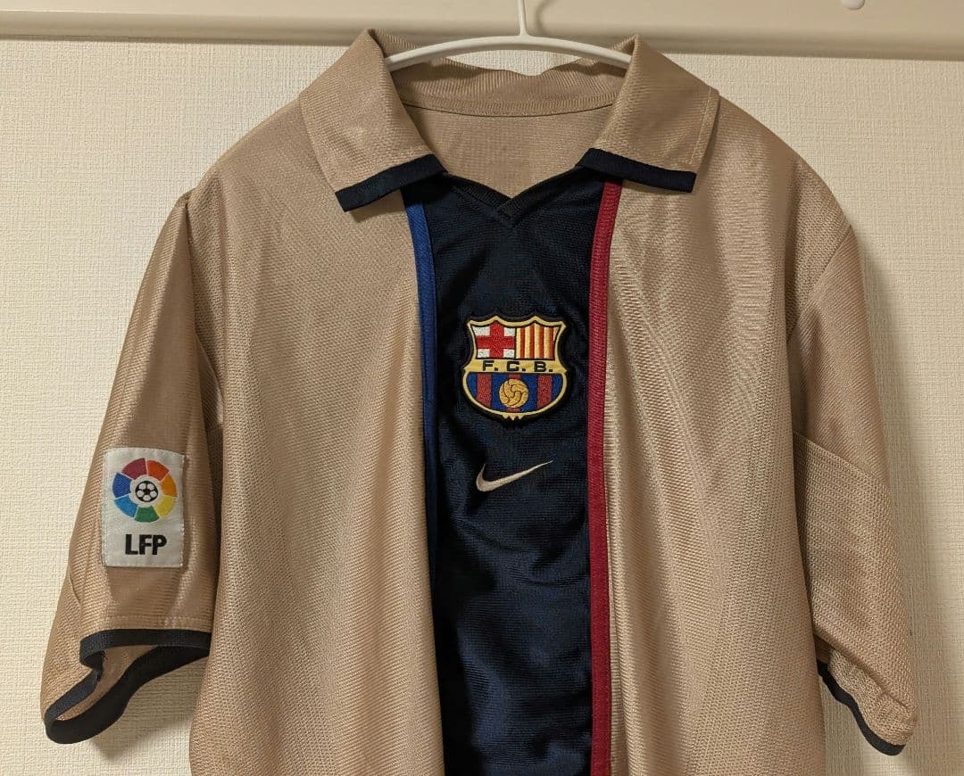 01-02 バルセロナ アウェイユニフォーム