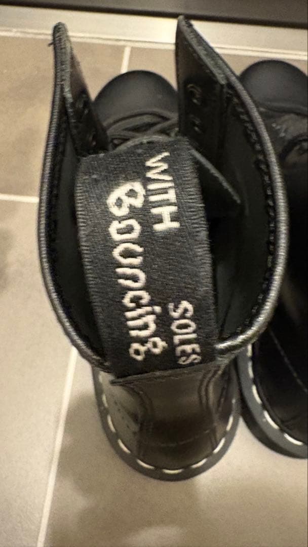 【美品】ドクターマーチン ホワイトステッチ 8 ホール ブーツ UK8 27cm