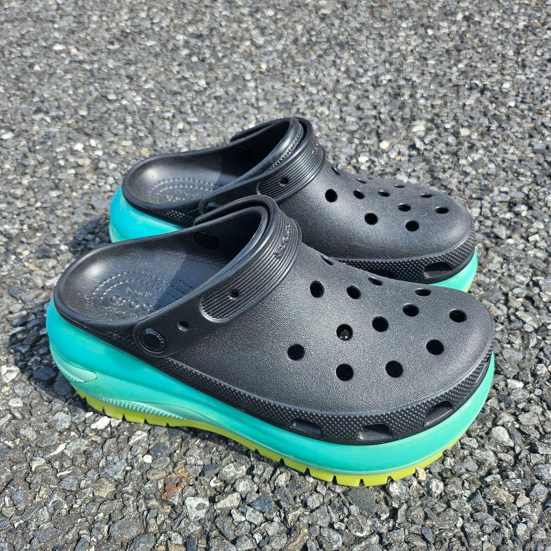 crocs　メガクラッシュ　厚底サンダル