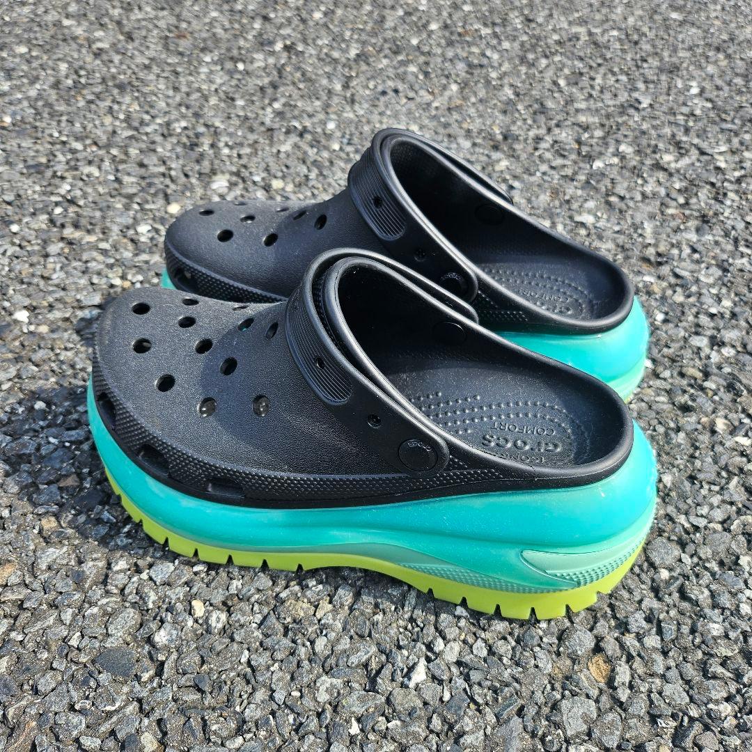 crocs　メガクラッシュ　厚底サンダル