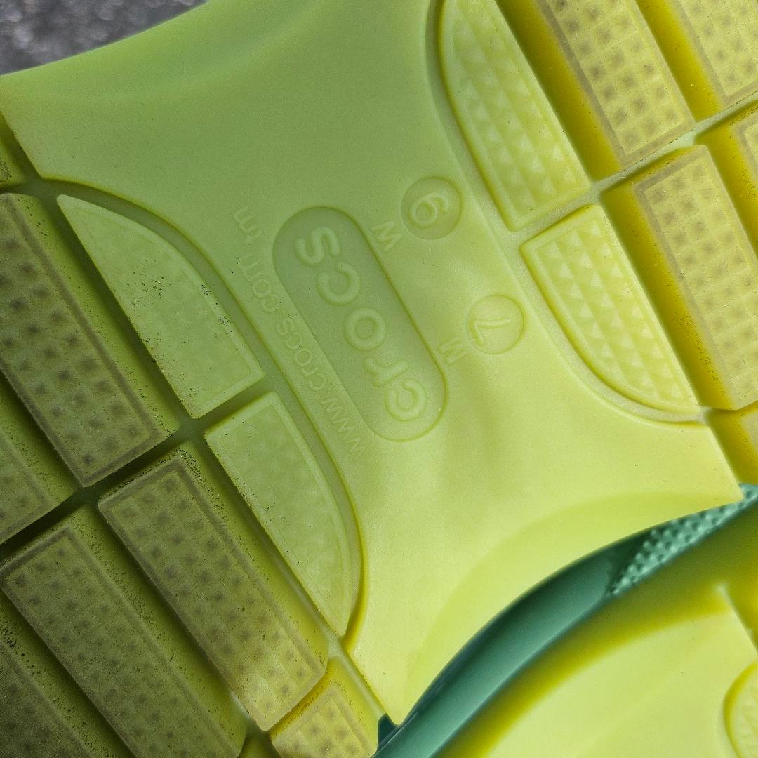 crocs　メガクラッシュ　厚底サンダル