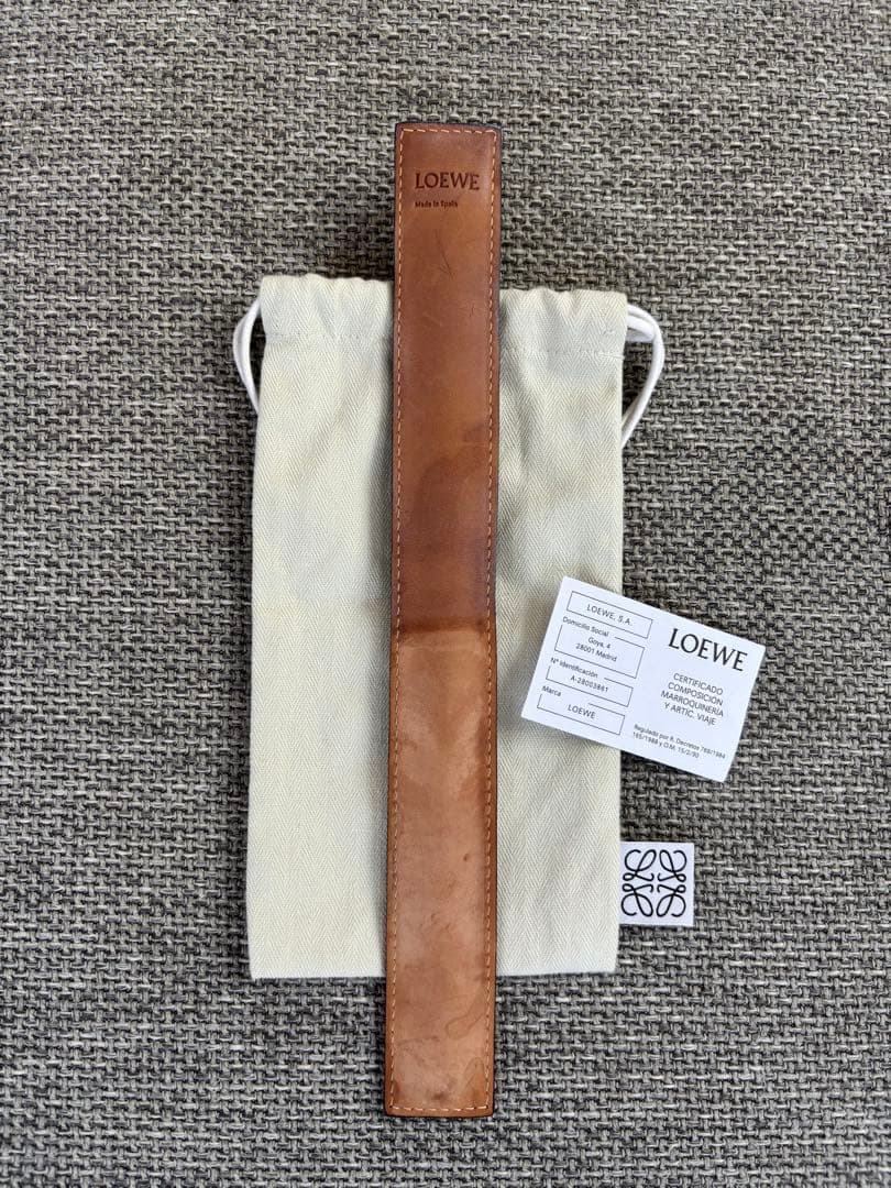 LOEWE 黒 レザー バングル　ロエベ