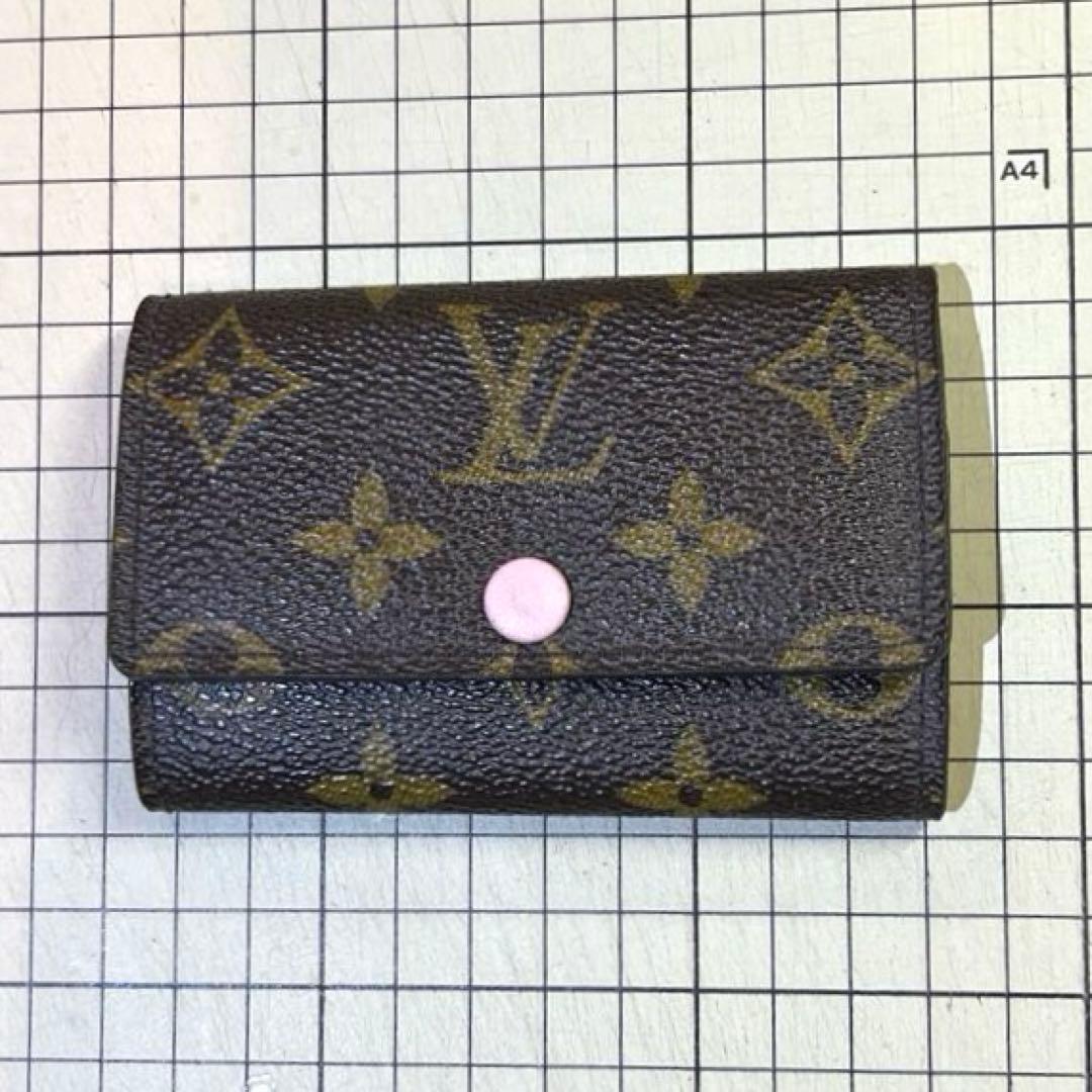 Louis Vuitton ミュルティクレ６ モノグラム イニシャルあり