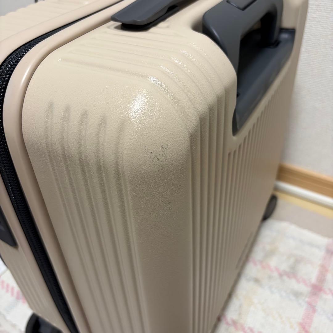 【人気色】イノベーター スーツケース 33L バニラ