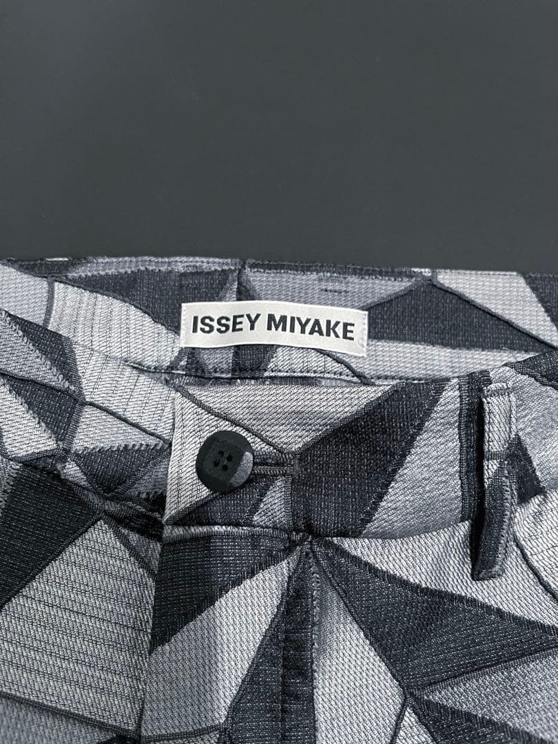 イッセイミヤケ パンツ
