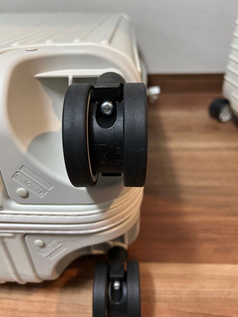 よ*こ様 未使用　リモワ　ユナイテッドアローズ別注　ECRU 58L