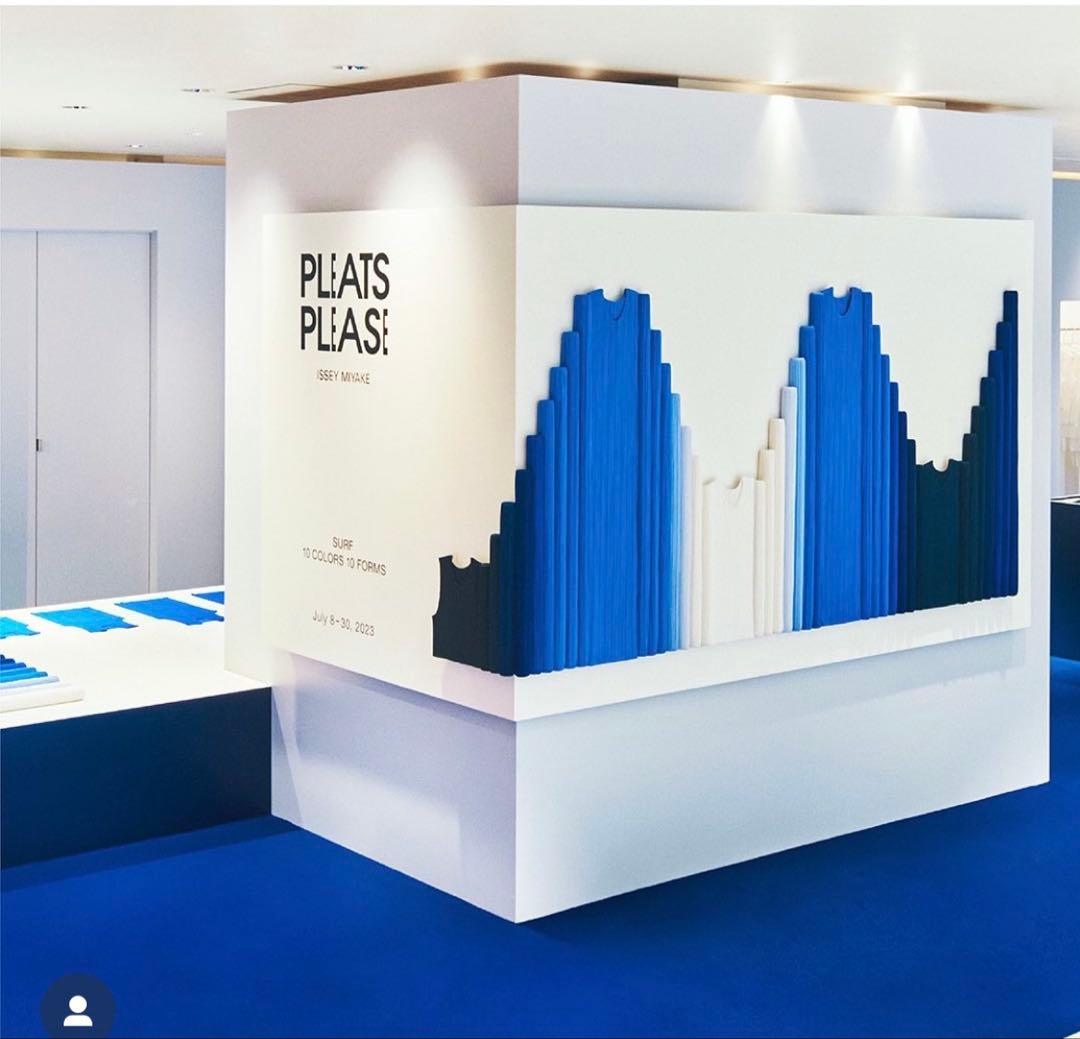 ★新品タグ付き★プリーツプリーズタンクトップ　ディープブルー