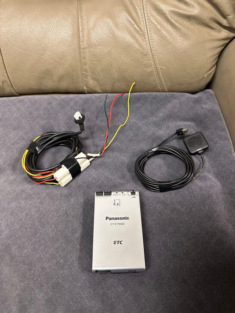 美品 Strada CN-HE01D カーナビ 地図2021年 ブルートゥース