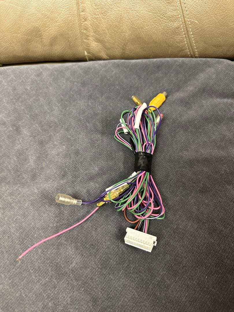 美品 Strada CN-HE01D カーナビ 地図2021年 ブルートゥース