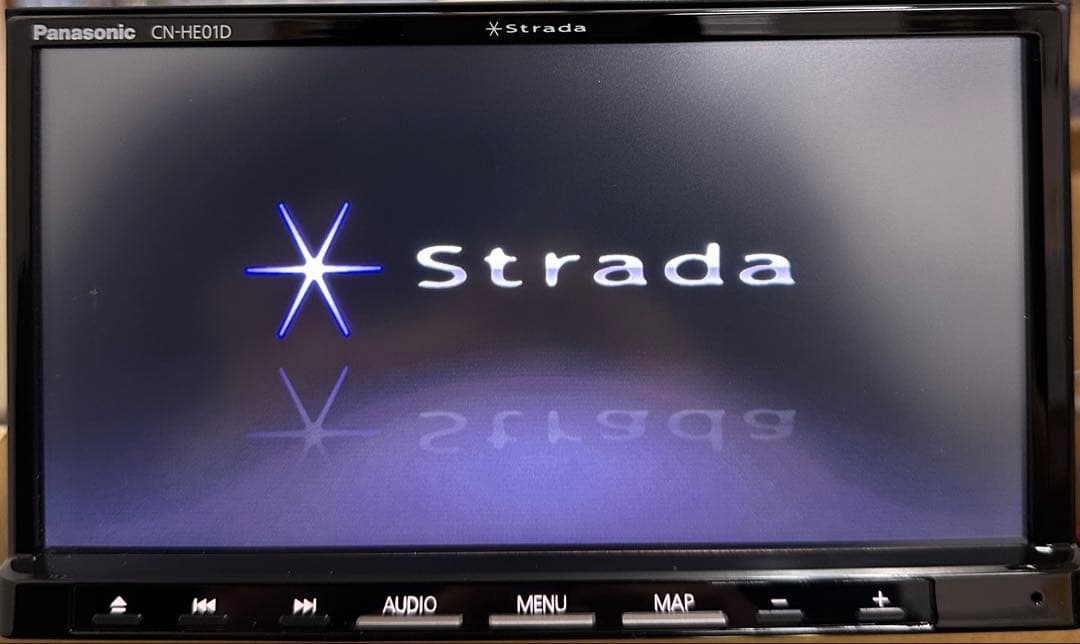 美品 Strada CN-HE01D カーナビ 地図2021年 ブルートゥース