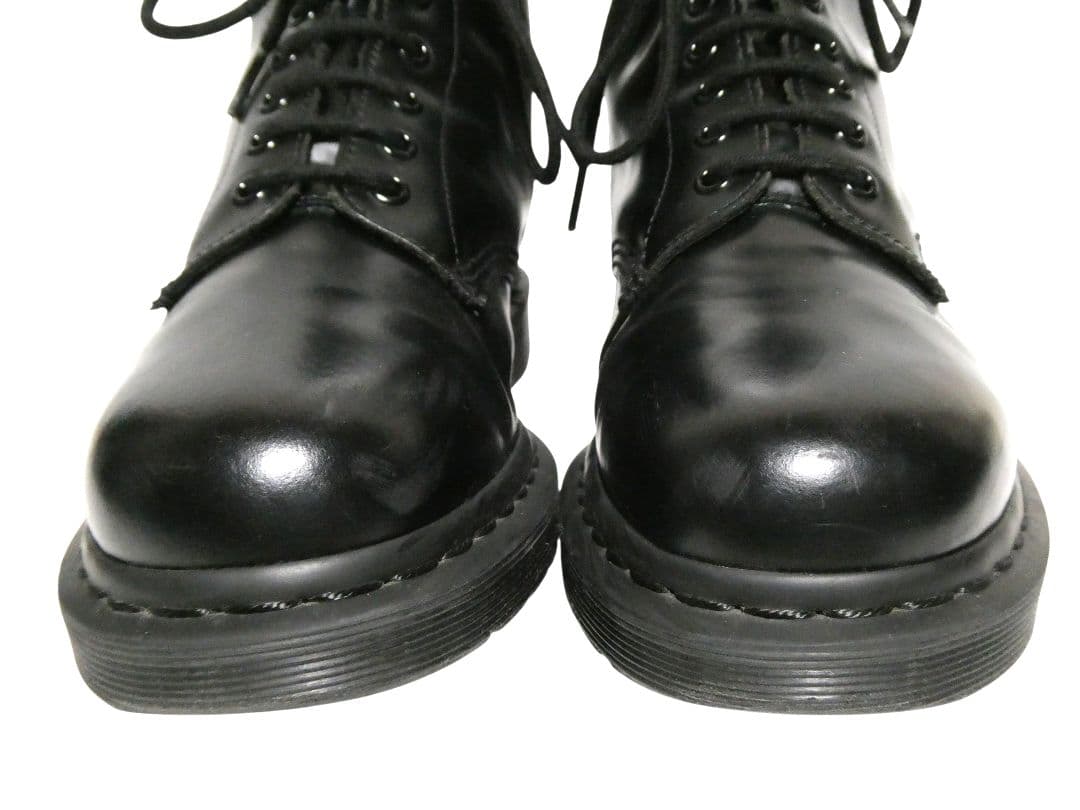 シーズン限定モデル！激安！単色モデル！ドクターマーチンUK7モノブラック8ホール