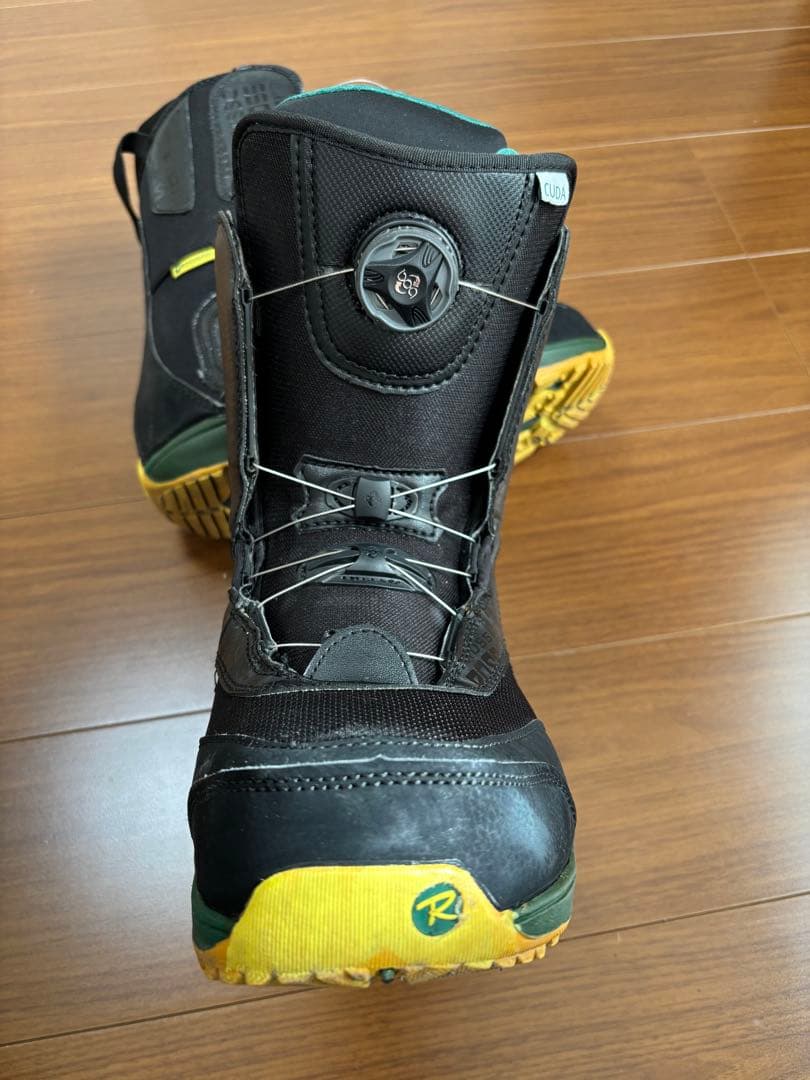 【最終値下】スノーボード含む4点セット（ボード、ブーツ、ゴーグル、ケース）