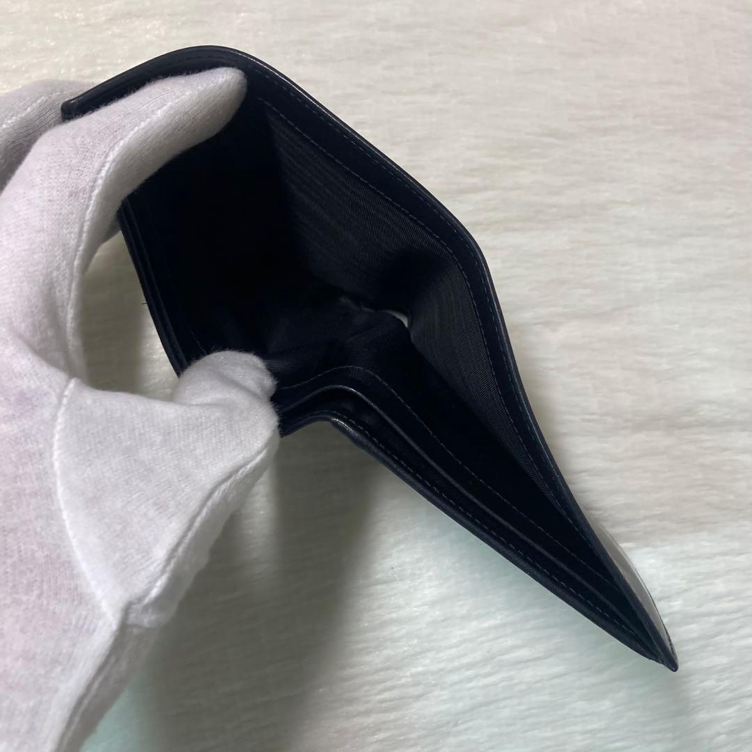早い者勝ち　美品　PRADA プラダ　二つ折り　財布　黒　お札入れ　小銭入れ