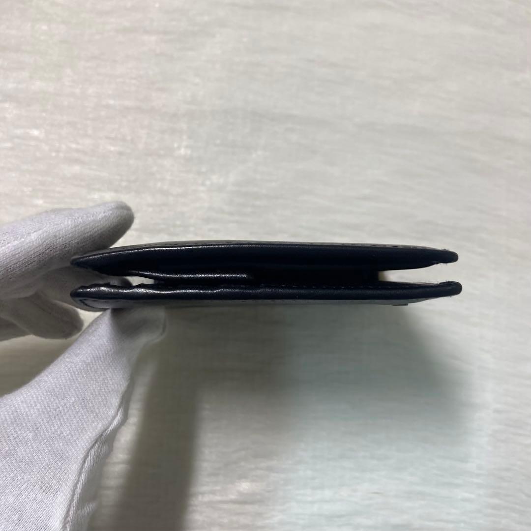 早い者勝ち　美品　PRADA プラダ　二つ折り　財布　黒　お札入れ　小銭入れ