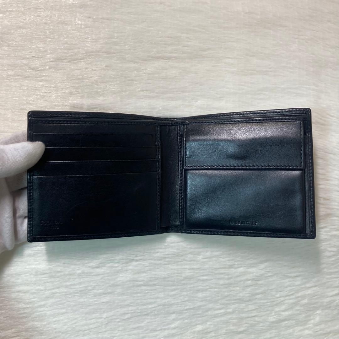 早い者勝ち　美品　PRADA プラダ　二つ折り　財布　黒　お札入れ　小銭入れ