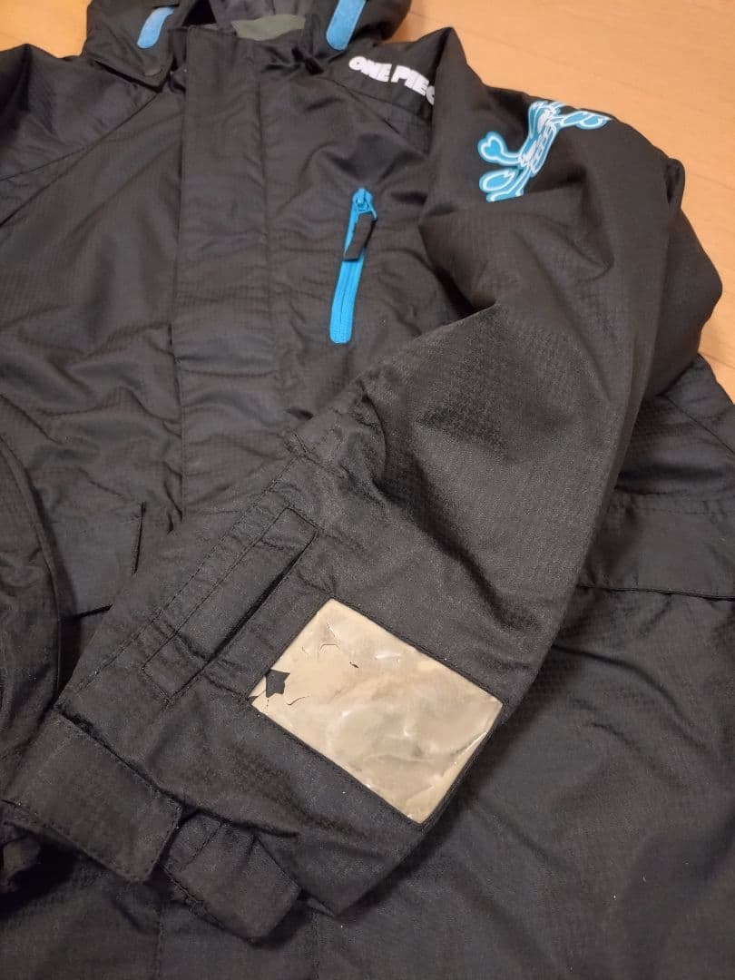 【先着】160cmスキーウェア上下 スノーブーツ グローブ 4点セット