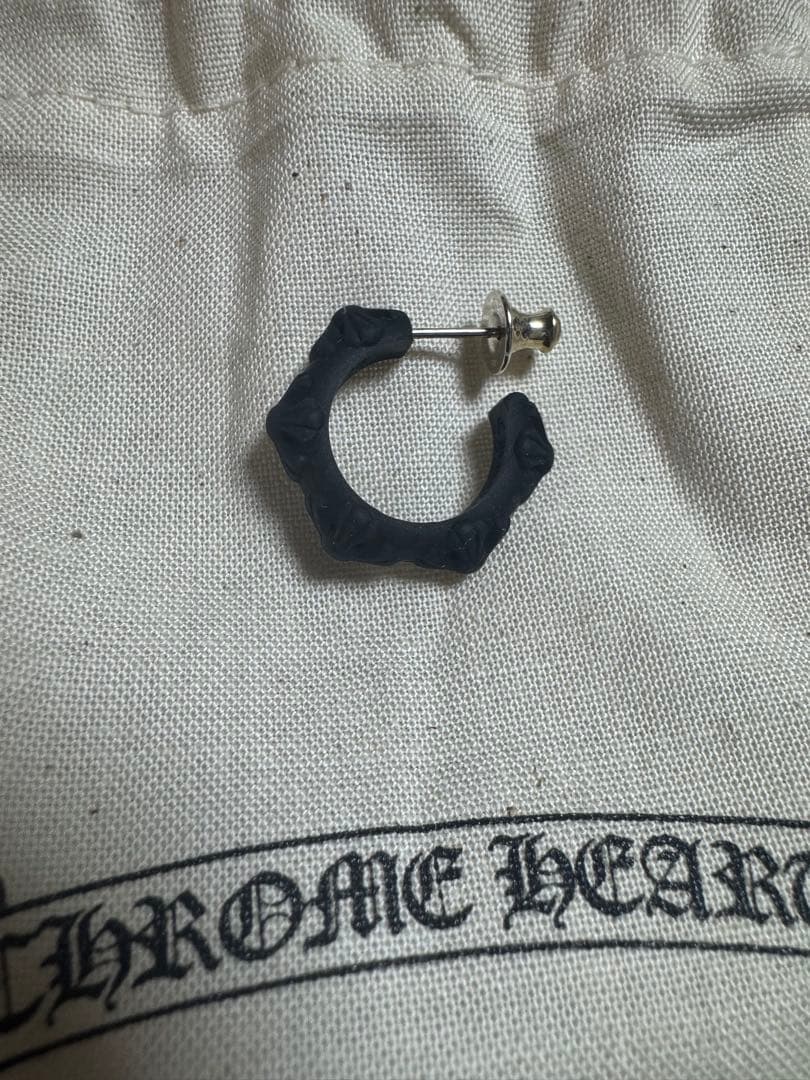 Chrome Heartsシリコンフープピアス ブラック 片耳　新品未使用