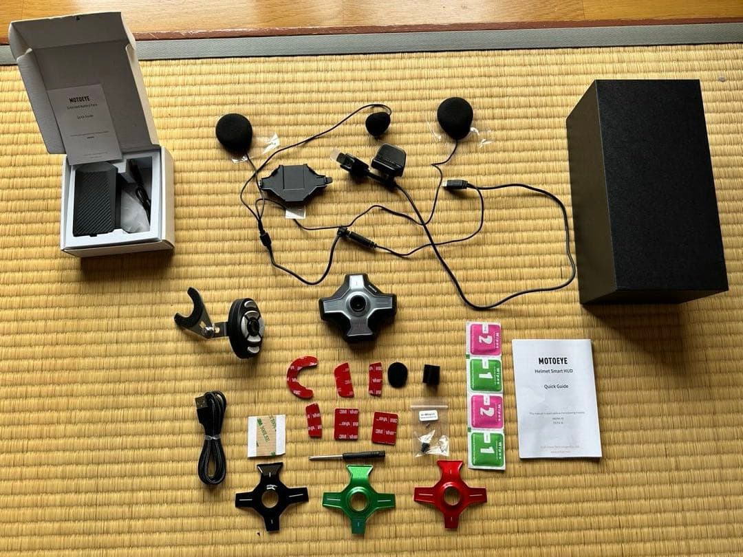 市販のヘルメットをスマート化できるHUD「MOTOEYE M6」E6