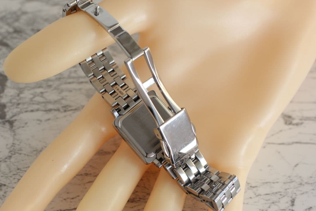 稼働品 セイコールキアSEIKO LUKIA 腕時計 1N01-OGKO