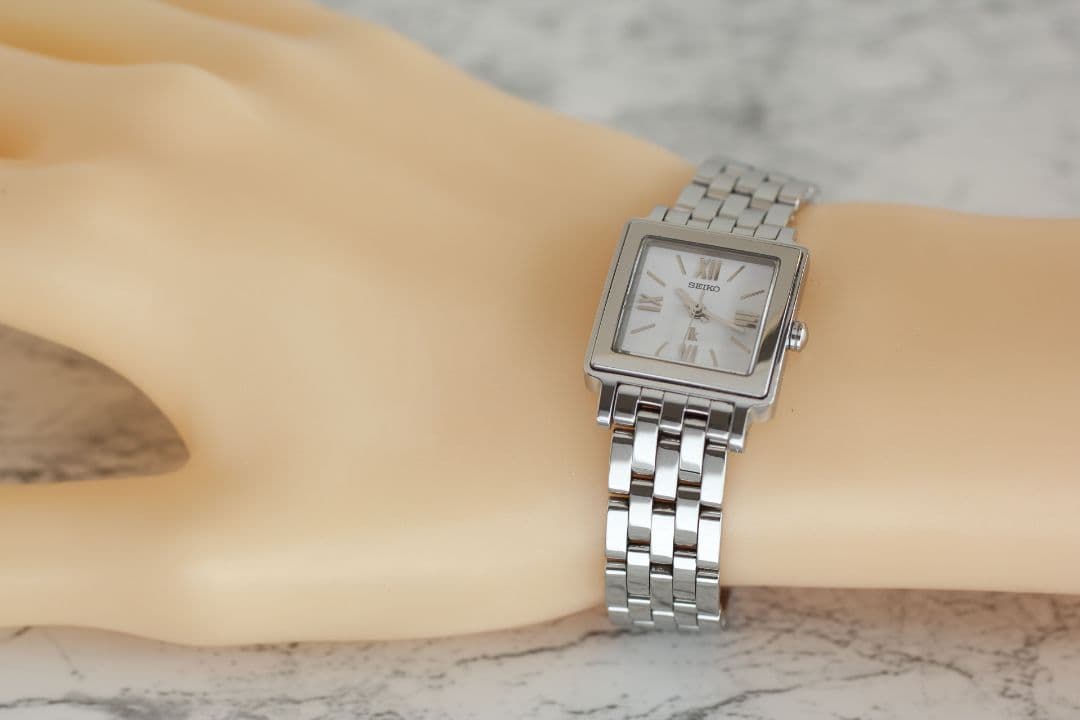 稼働品 セイコールキアSEIKO LUKIA 腕時計 1N01-OGKO