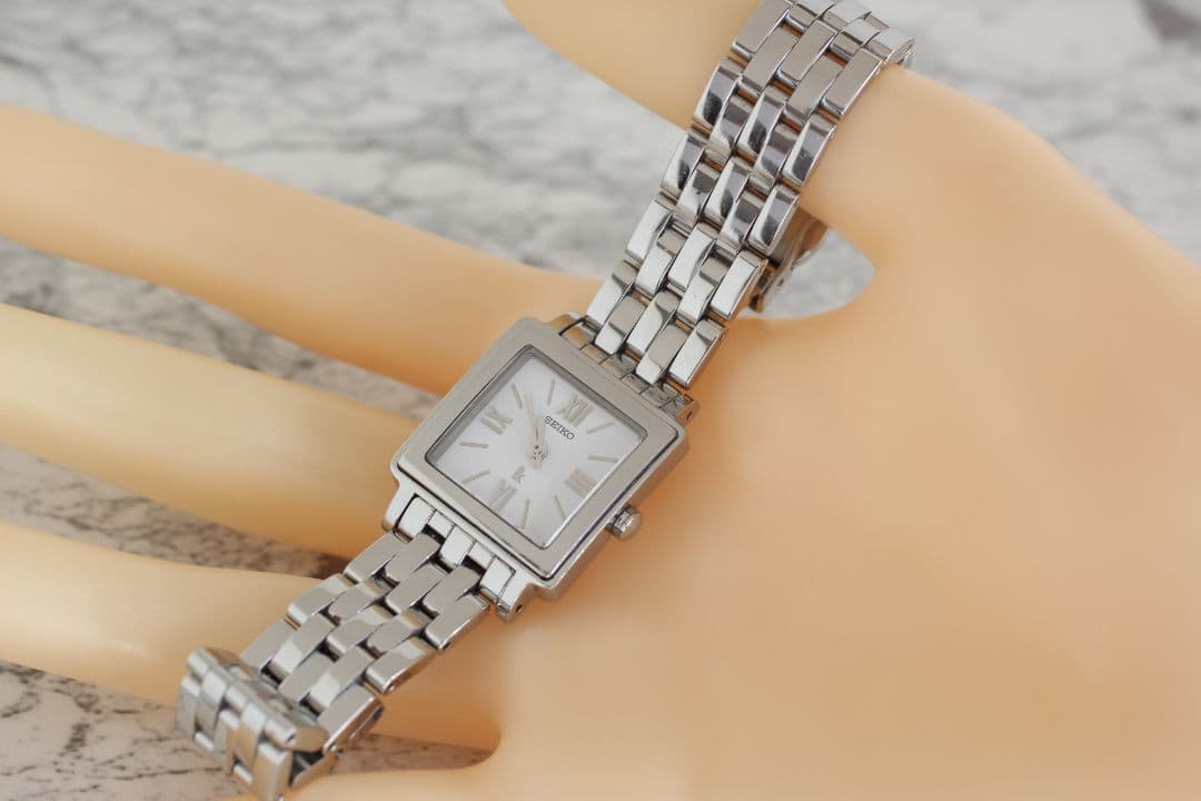 稼働品 セイコールキアSEIKO LUKIA 腕時計 1N01-OGKO