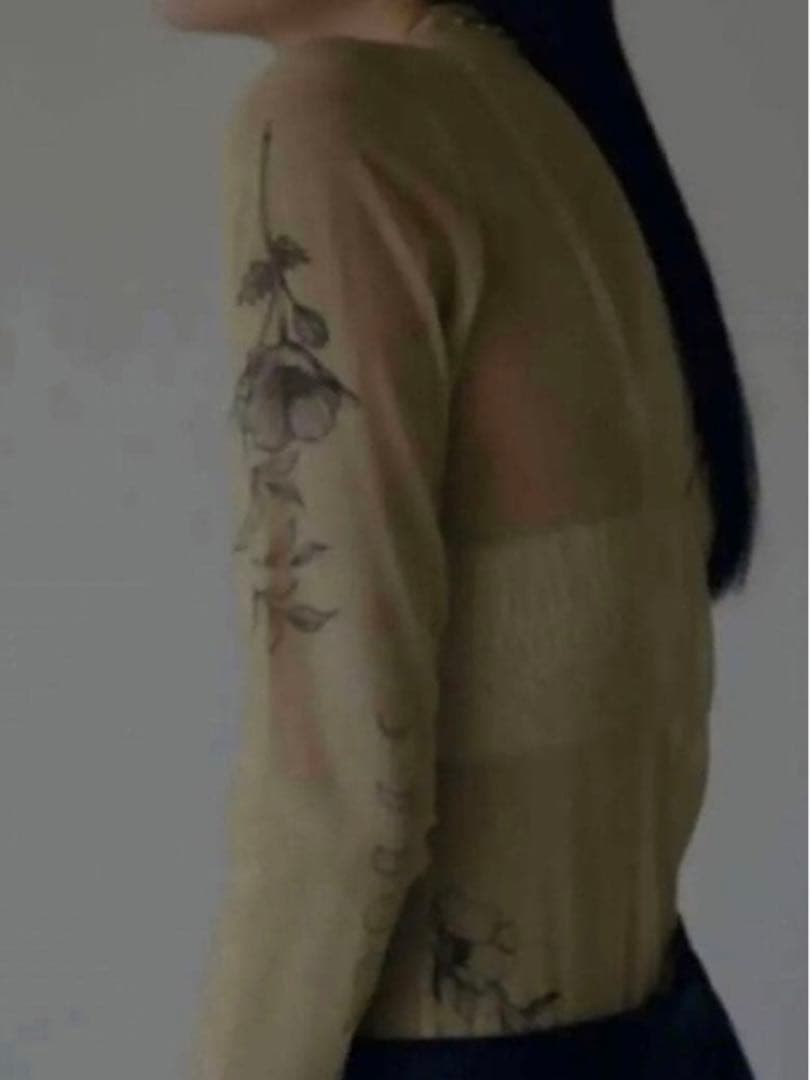 トップス MEDI FLOWER TATTOO SHEER TOP