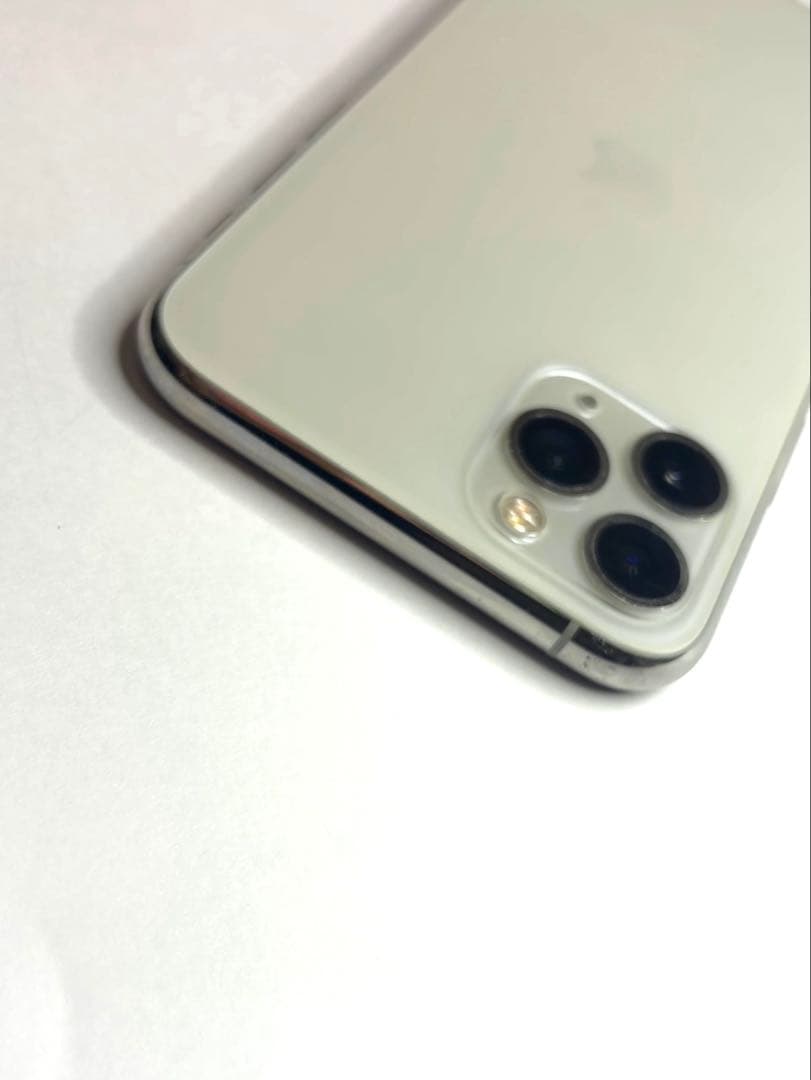 さ*う様 【Apple】iPhone 11 pro 256GB WH ディスプレ