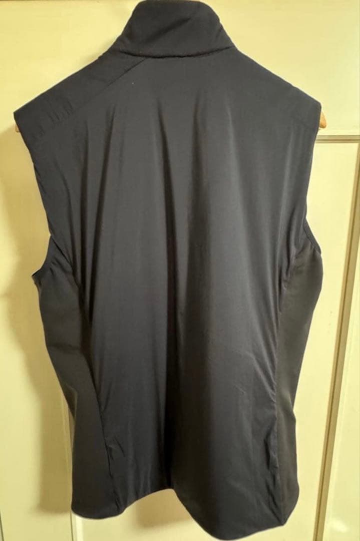 アークテリクス　アトム　ベスト　メンズ　ARC'TERYX atom ブラック