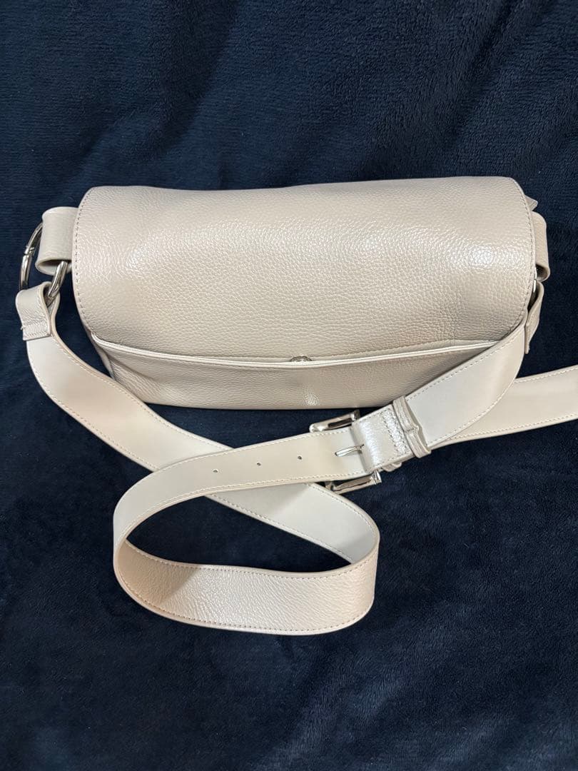 BEARDSLEY ベージュ レザー ショルダーバッグ